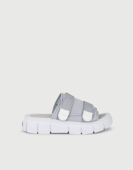 Sandalia de Cuero Negra Viamo Lenita - Comprá Ahora | Dafiti Argentina